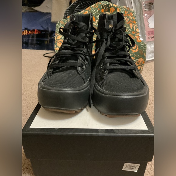 Puma Women’s Kaia Mid Platform Sneakers - Size 8! - Picture 2 of 5